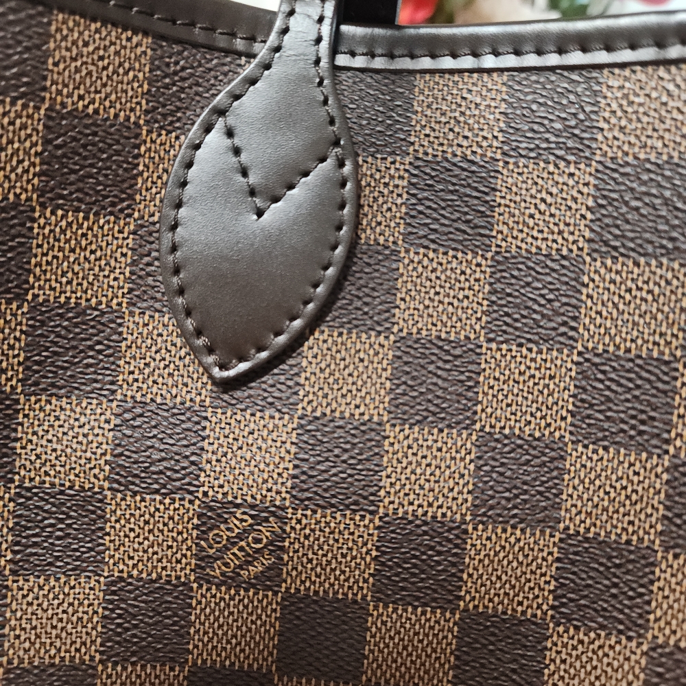 LIKE NEW Louis Vuitton GM Neverfull Large Tote Bag - Picture 6 of 16